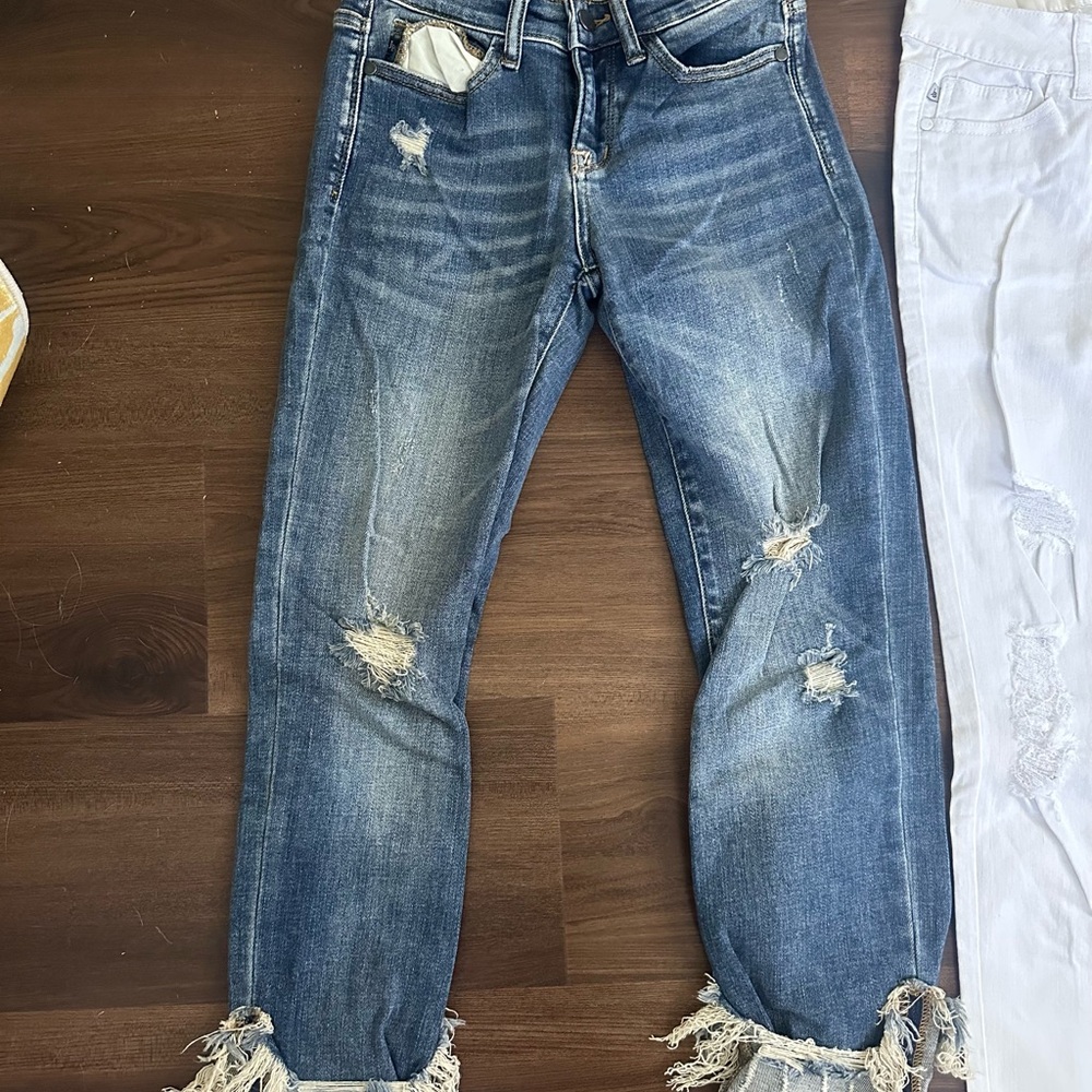 Judy Blue Distressed Ankle Jeans in Blue
